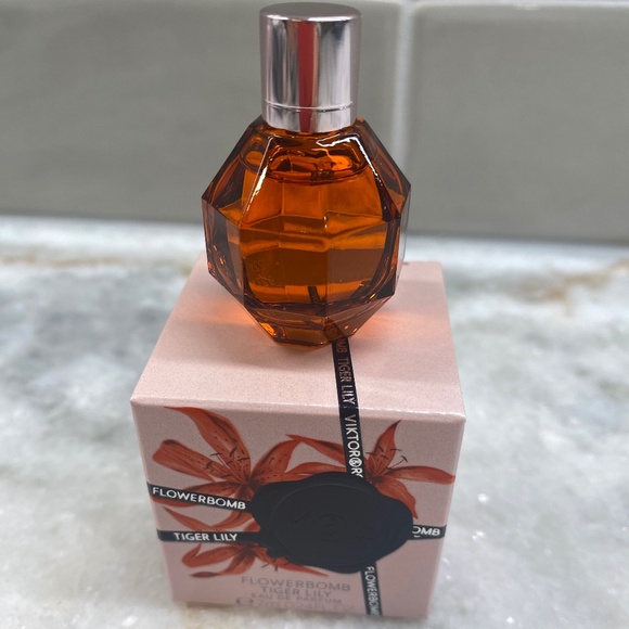 NWT Viktor & Rolf Flowerbomb Tiger Lily EDP Dabber - Picture 2 of 2